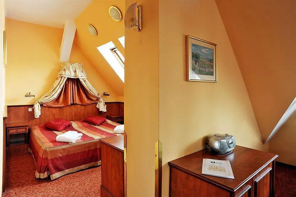 Union Hotel Praga 4*,